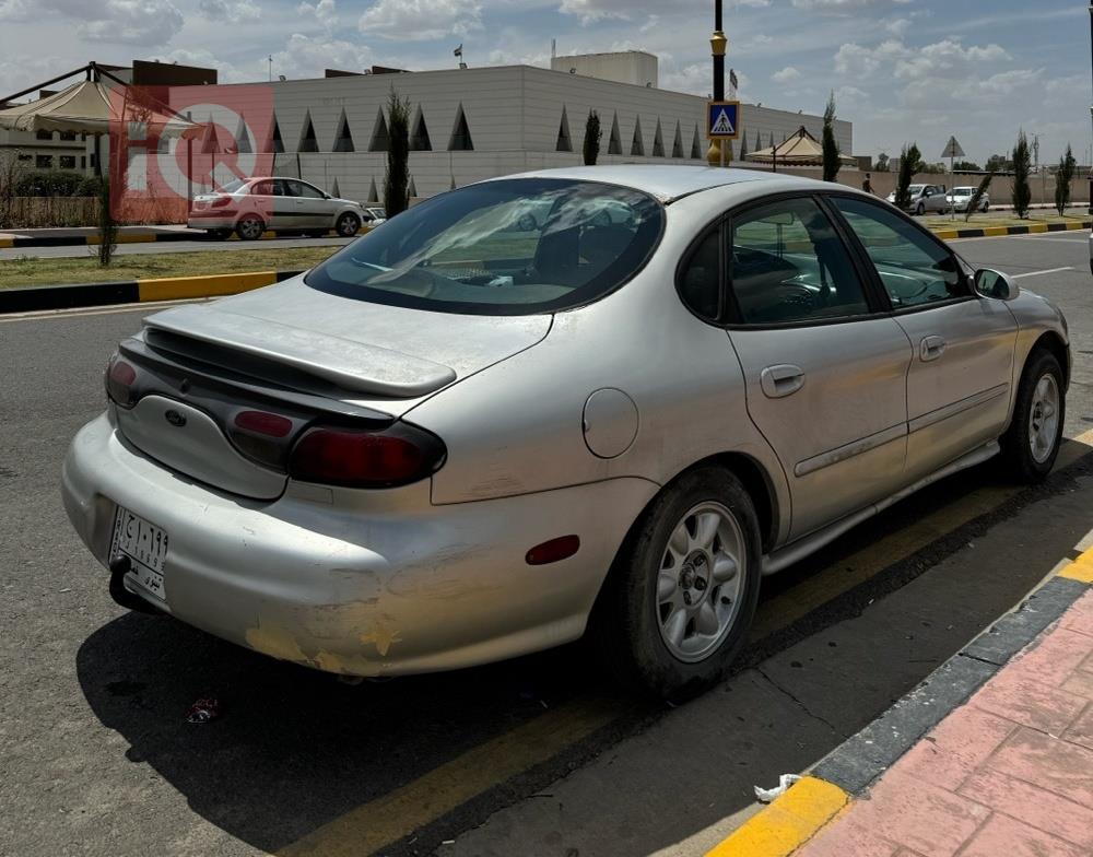 Ford Taurus